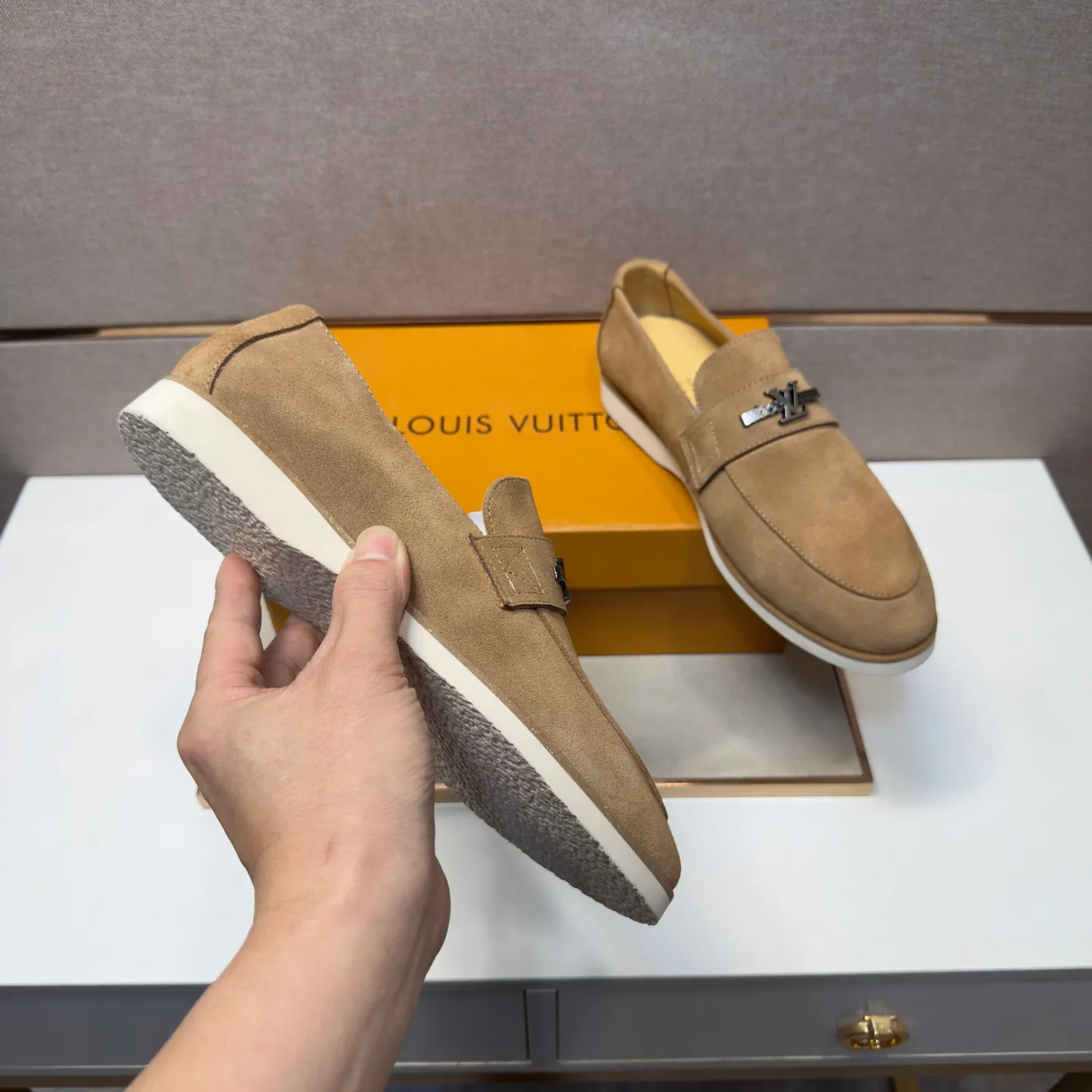 Men's men's shoes 💰pp442 [LV～] Men's casual shoes 2026z cabinet sales simultaneously 🔶Size: 38-44 #️⃣ 🔷4 colors🔜The upper is made of cowhide stitching ➕Cowhide lining, comfortable and breathable, sole: original comfortable and wear-resistant outsole, ⚠️real thing📱photographed🎬real thing is better📢📢📢